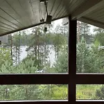 Naava Luppo - Upea Jaervinaekymaellae Ja Ulkoporealtaalla Villa *