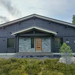 Naava Luppo - Upea Jaervinaekymaellae Ja Ulkoporealtaalla Villa *