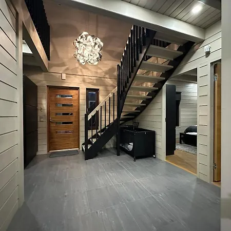 빌라 Naava Luppo - Upea Jaervinaekymaellae Ja Ulkoporealtaalla *